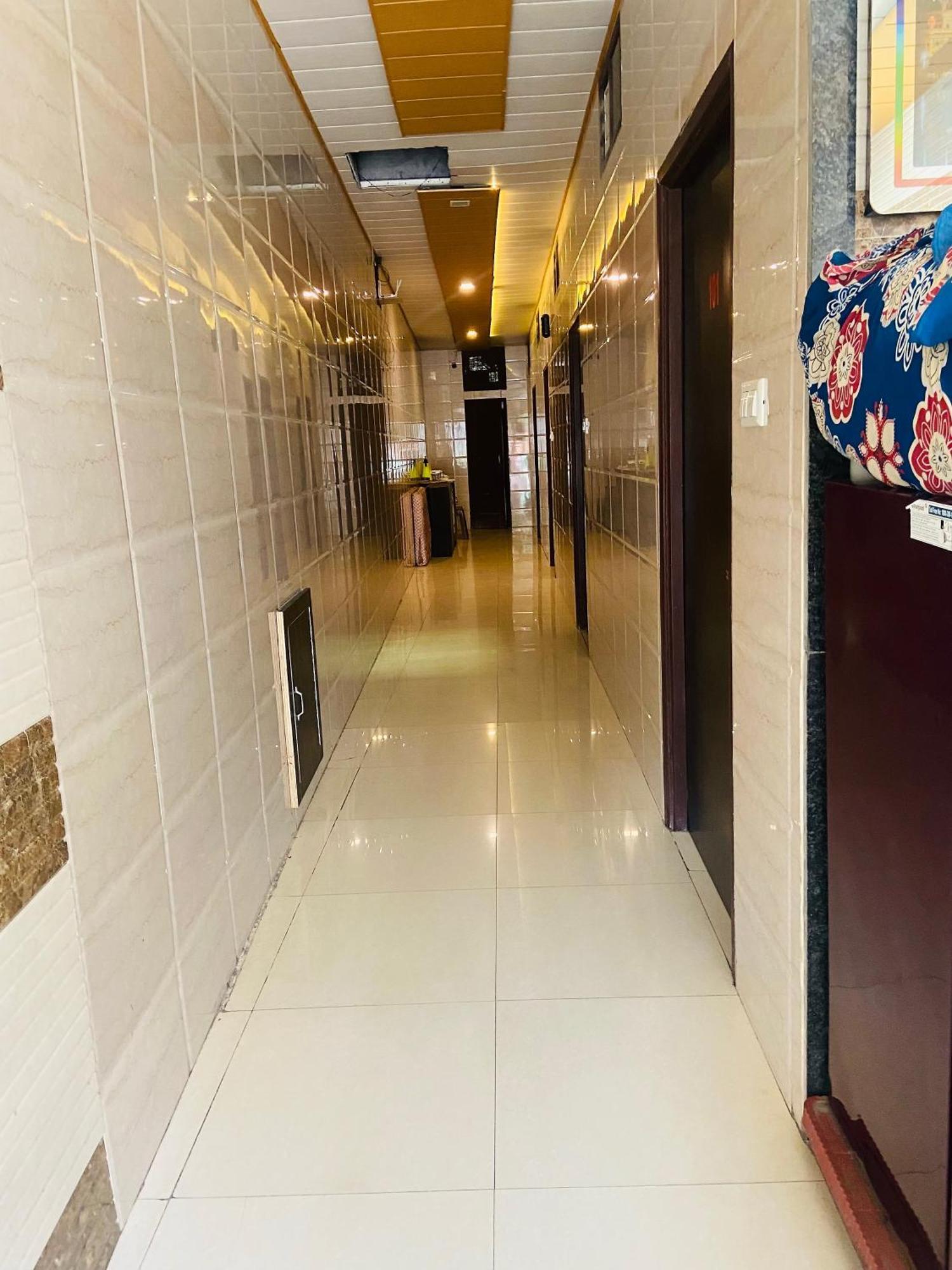 Hotel Crystal Inn Plaza Delhi Airport Nuova Delhi Esterno foto